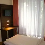 Ariana Hotel